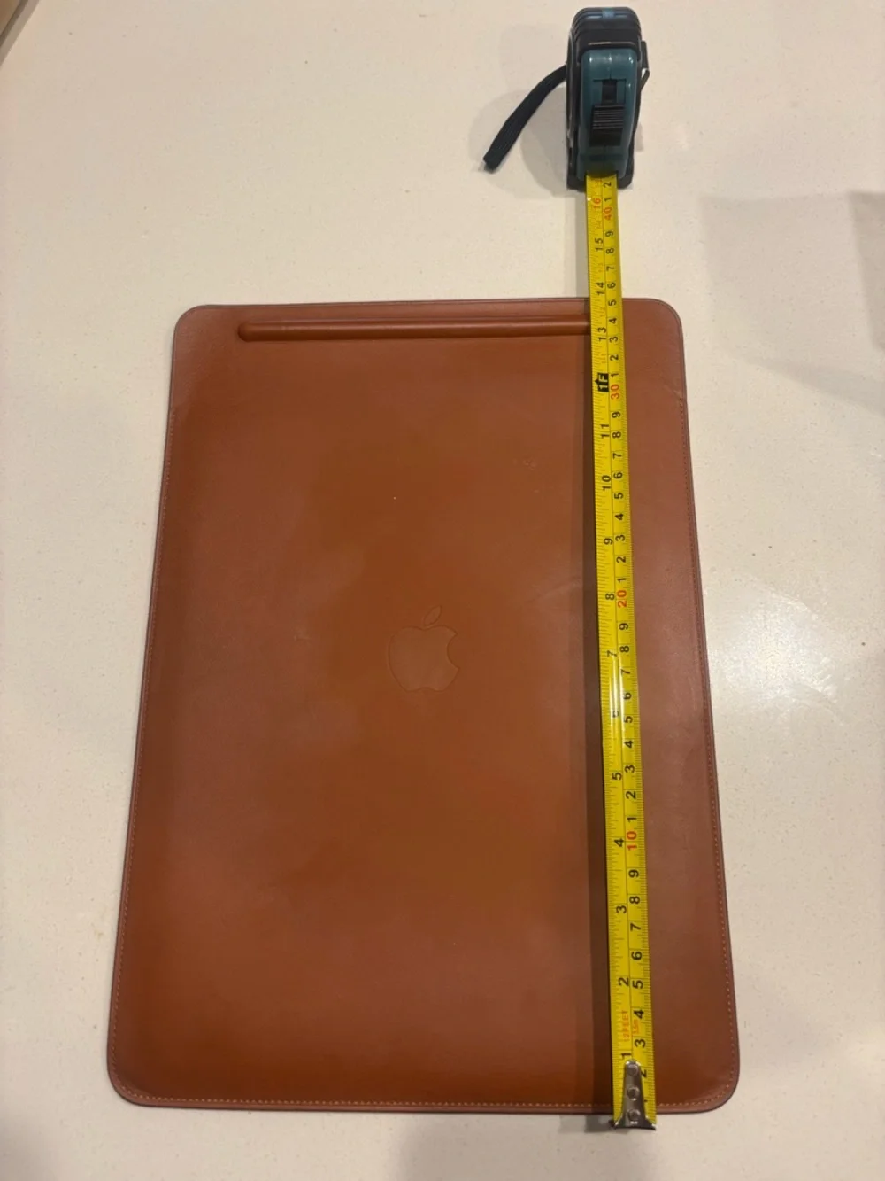 Apple Leather Tablet/iPad Sleeve in Saddle Brown